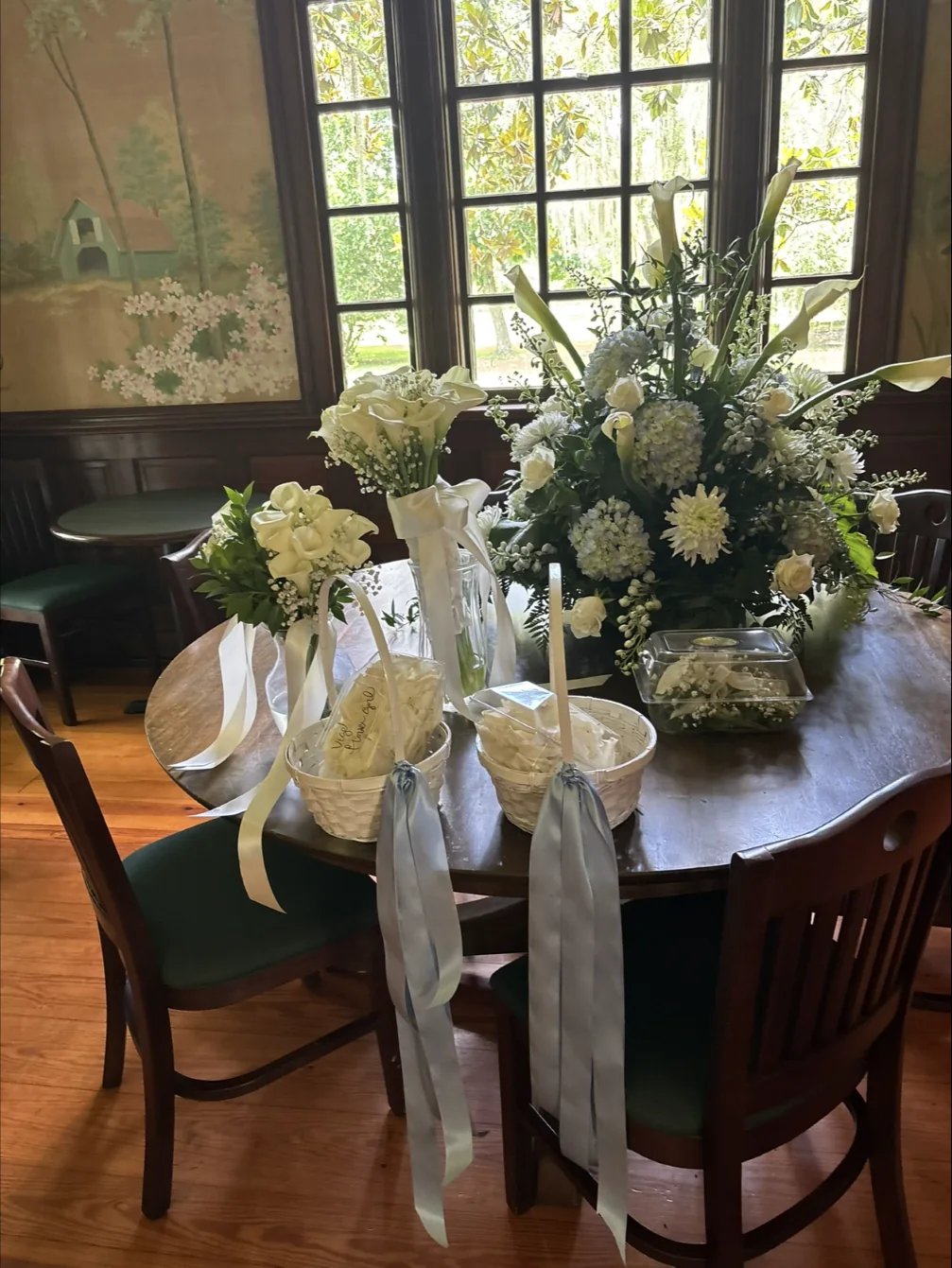 Wedding ceremony flowers by Fleur-de-Farber Florist